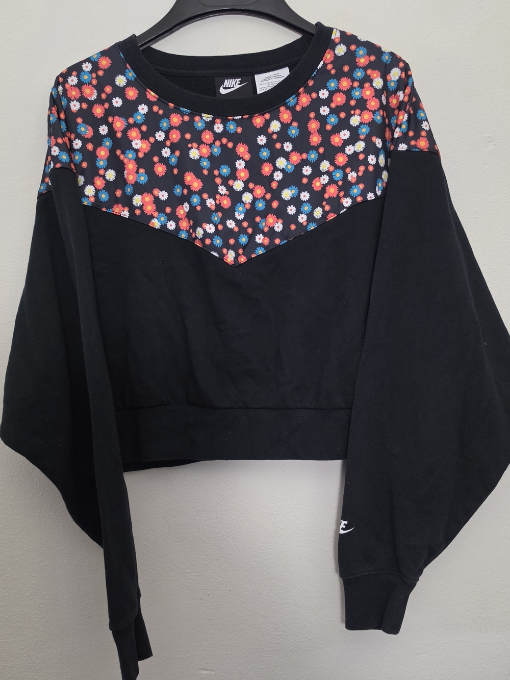 Nike Black Cropped Sweatshirt with Multicolor Floral Yoke